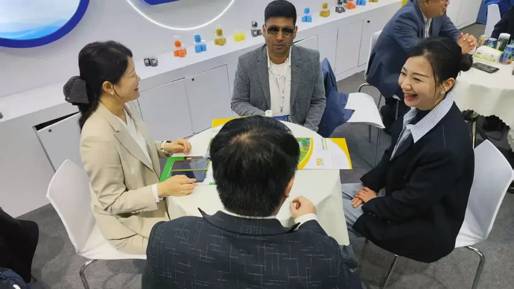 Risso-team-meeting-international-clients-at-CAC-2026-agrochemical-exhibition-in-Shanghai1.webp